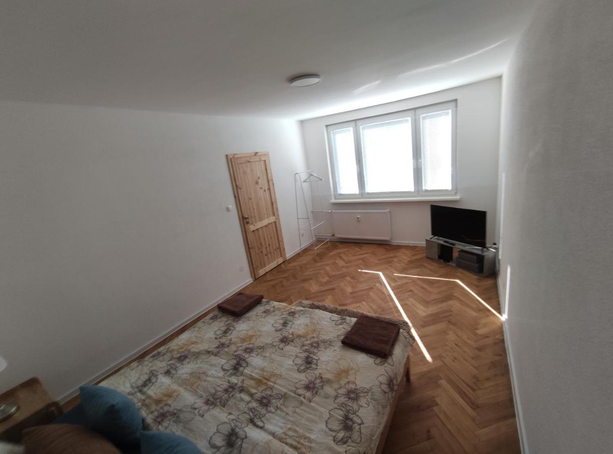 Sky Apartment Приевица Екстериор снимка