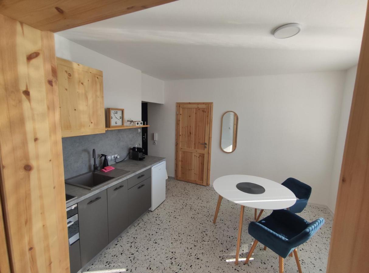 Sky Apartment Приевица Екстериор снимка